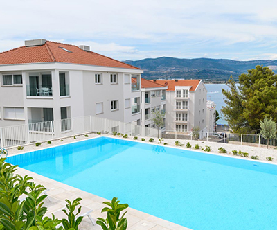 Malo More resort 4*, Trogir: apartmaji z bazenom