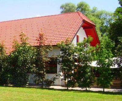 Kamp Pezdirc, Griblje: kampiranje ob reki Kolpi