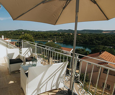 Apartmaji Lakeview Chalet 4*: poletne pocitnice