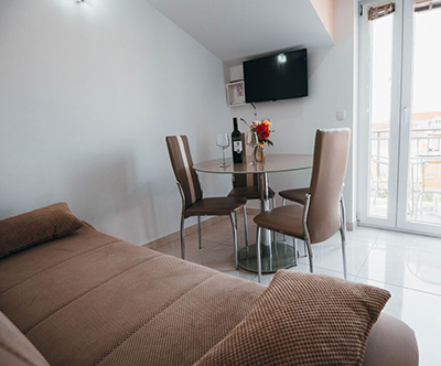Krasne pocitnice v apartmajih Tamaris v Vodicah