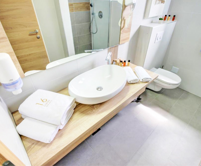 16 Lakes Hotel 4*: čarobni oddih z zajtrkom