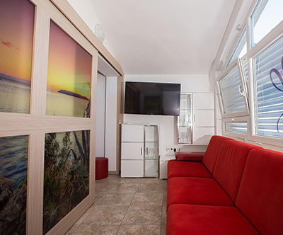 Villa Lavanda, Pašman: apartmaji tik ob morju