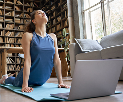 Online tečaj pilatesa in joge: 6x pilates, 2x joga