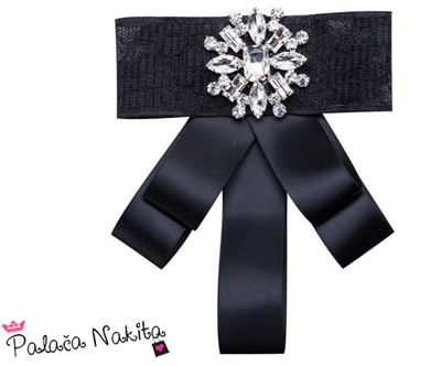 Kristalna broška s trakom v različnih barvah