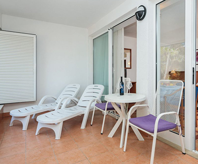 Fontana Bayside Park, Jelsa, Hvar: pomladni oddih