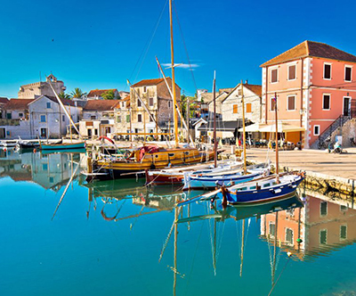 Fontana Bayside Park, Jelsa, Hvar: pomladni oddih