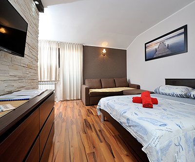 Apartmaji Bračić 3*, Sukošan: pomladni oddih