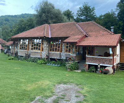 Kamp Dvije Vrbe, Foča: 1x nočitev s polnim penzionom