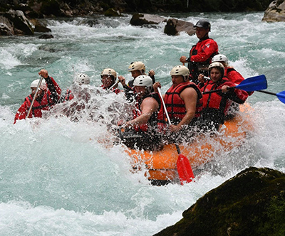 Kamp Highlander: adrenalin rafting na biserni reki Tari