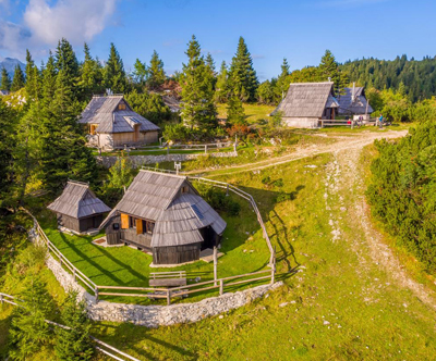 Luksuzne koce na Veliki planini: družinske pocitnice