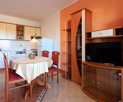 Apartmaji Resort Trcol 4*, Novalja: apartmaji