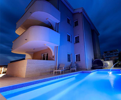 Villa Pool Gusic 3*, Novalja: apartmaji z bazenom