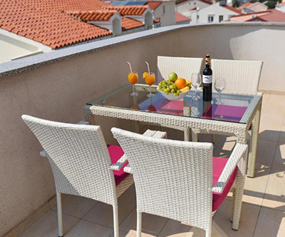 Villa Pool Gusic 3*, Novalja: apartmaji z bazenom