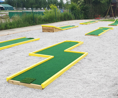1 ura igranja minigolfa za 1 osebo