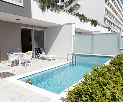 Romana Beach Resort 4*, Makarska: luksuzni apartmaji