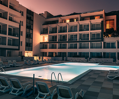 Romana Beach Resort 4*, Makarska: luksuzni apartmaji