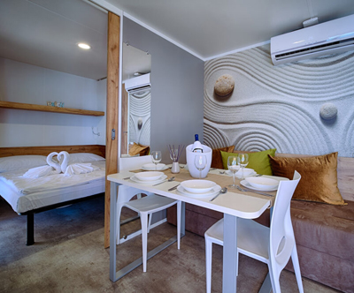 Botique kamp Bunja, Brač: mobilne hiške za 6 oseb