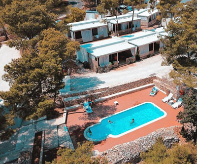 Botique kamp Bunja, Brač: mobilne hiške za 6 oseb