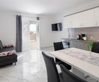 Apartmaji Villa Lana, Pag: 4x nočitev