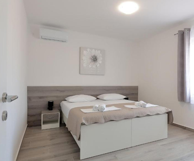 Apartmaji Villa Lana, Pag: 4x nočitev