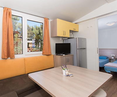 Kamp Rožac, Čiovo, Trogir: mobilne hiške Kamp Rožac, Čiovo, Trogir: mobilne hiške
