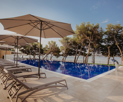 Villa Arausa 4* v Vodicah; jesenski oddih