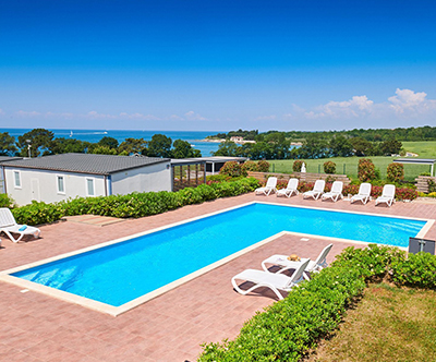 Kamp Kastanija 4*, Novigrad, Hrvaška