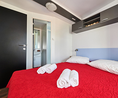 Kamp Kastanija 4*, Novigrad, Hrvaška