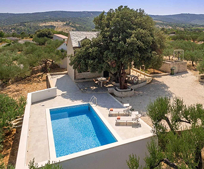 Villa Dubrava, Pučišća, Brač: vila z bazenom