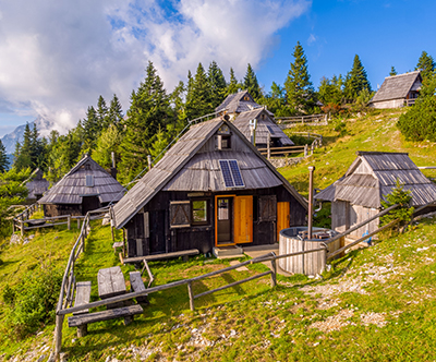 Luksuzne koce na Veliki planini: družinske pocitnice