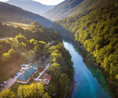 Kamp Highlander: adrenalin rafting na biserni reki Tari