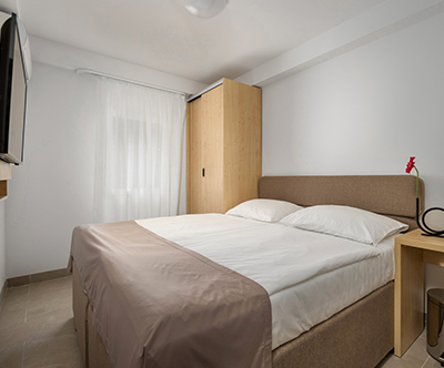 Hotel Delfin 2*, Jadran, Krk, Hrvaška