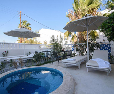 Atlas hotel 3* na otoku Santorini v Grčiji Atlas hotel 3* na otoku Santorini v Grčiji