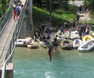 Rafting in bodysurfing 