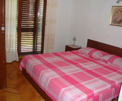 apartmaji glasinović jelsa