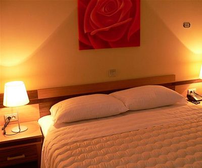 Slovenija, Postojna: Hotel Kras 4* za 2 osebi