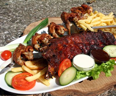 Mesna BBQ plošca za 2