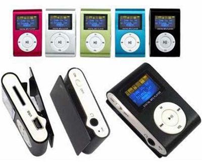 MP3 mini predvajalnik s slušalkami in USB kablom