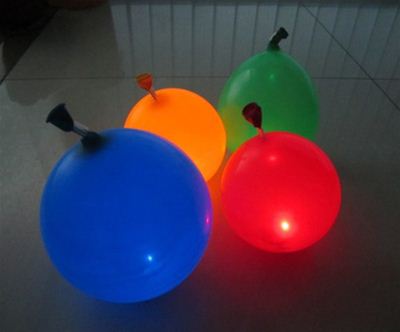 balon z LED osvetlitvijo