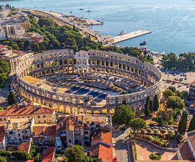 Oddih za 2 na neverjetni zgodovinski lokaciji v Puli