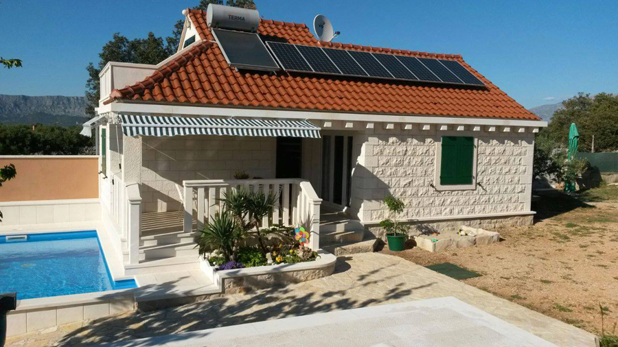 Mega oddih v pocitniški hišici z bazenom Villa Girasole