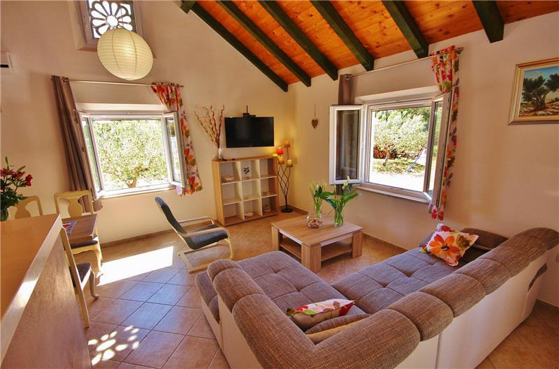 Mega oddih v pocitniški hišici z bazenom Villa Girasole