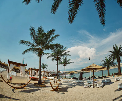 Nor žur ob otvoritvi nove sezone na Zrcu! Nor žur ob otvoritvi nove sezone na Zrcu!