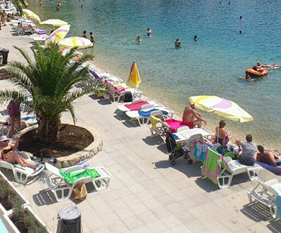 Izjemne pocitnice v Penzionu Jadran na plaži v Neumu