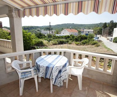 Pocitnice v apartmajih Villa Dina na Bracu