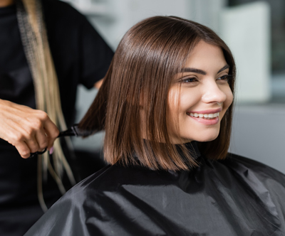 Salon Bella: žensko striženje in fen frizura