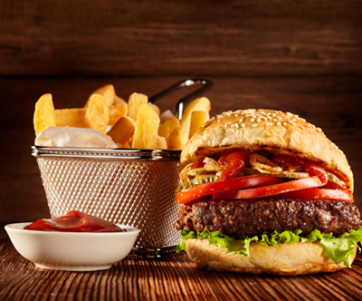 Gostilna P8: slasten in sočen burger, pomfri