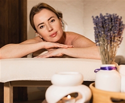 Arina Studio Maribor, masaža z oljem sivke