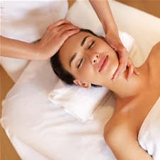 Salon SkinLux, masaža obraza, vratu in dekolteja