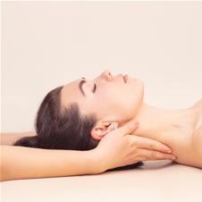 Salon SkinLux, masaža obraza, vratu in dekolteja